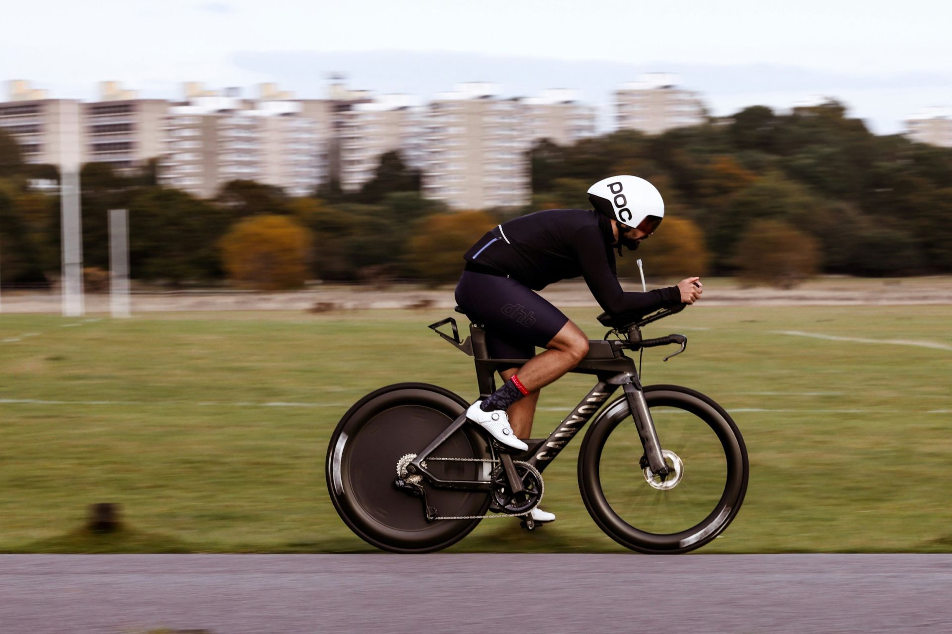 Entiende las Claves que Separan las Bicicletas de Carretera y Triatlón